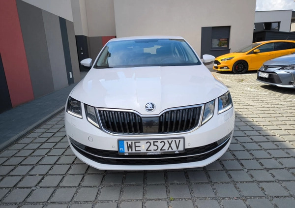 Skoda Octavia cena 49700 przebieg: 199000, rok produkcji 2019 z Rzeszów małe 407